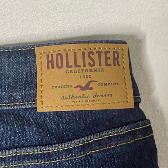 Hollister | NWT Factory Distressed Boot  Cut Jeans - Picture 9 of 10
